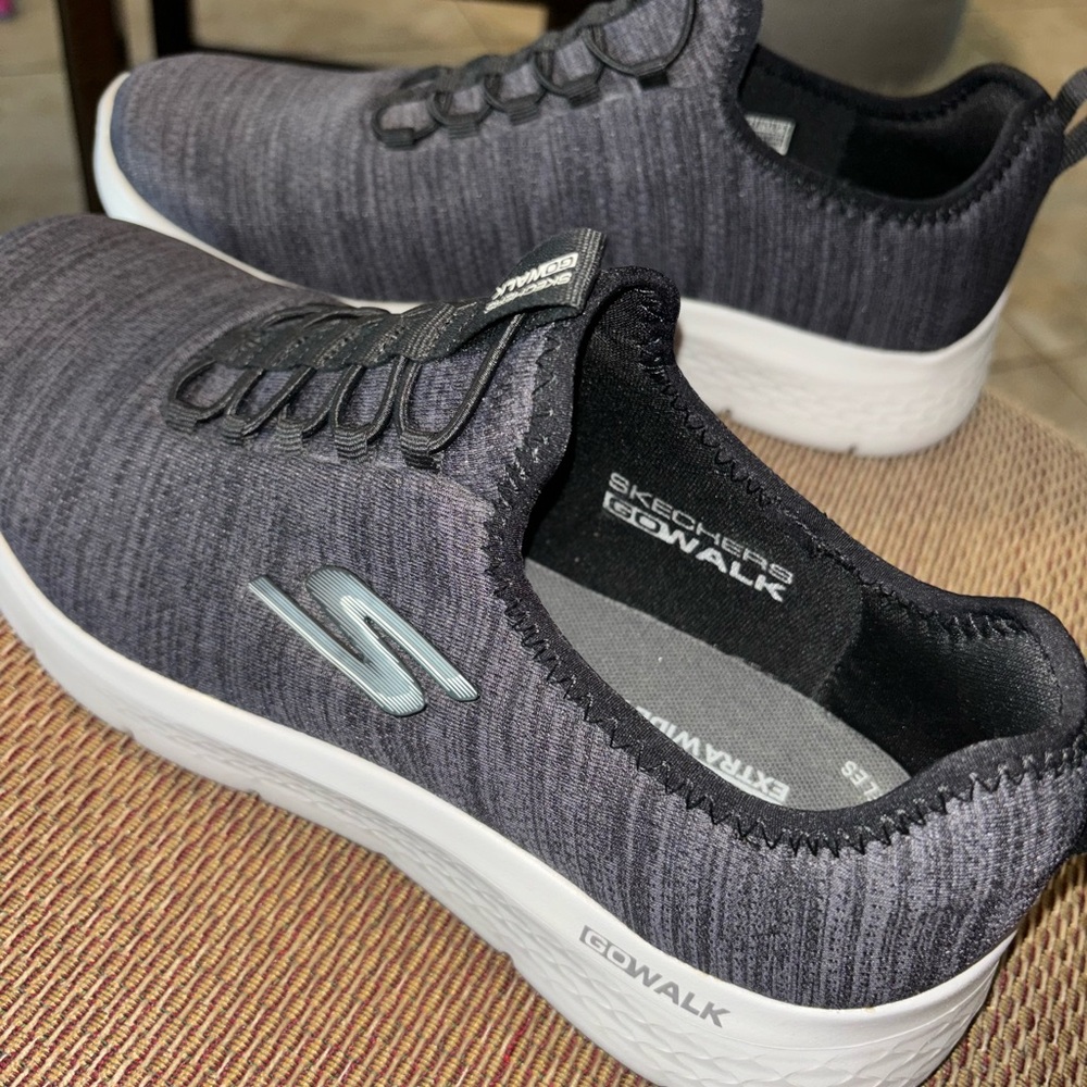 Men’s Sneakers - Picture 3 of 7